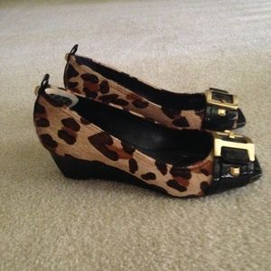 BCBGMAXAZARIA  Wedge Shoes with stencilled fur
